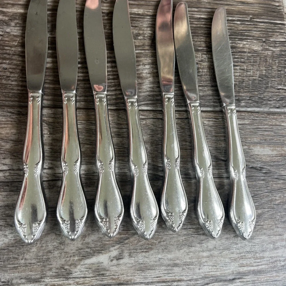 Oneida Community Berkeley Set of 7 Dinner Knives Stainless Flatware